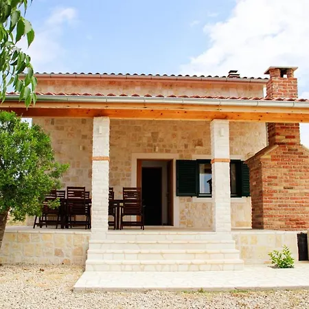 Stone Pearl With Heated Swimming Pool Sveti Filip i Jakov
