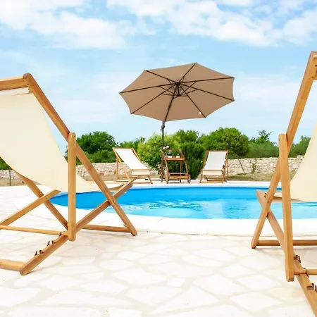 Villa Stone Pearl With Heated Swimming Pool *