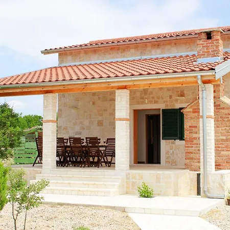 Villa Stone Pearl With Heated Swimming Pool *