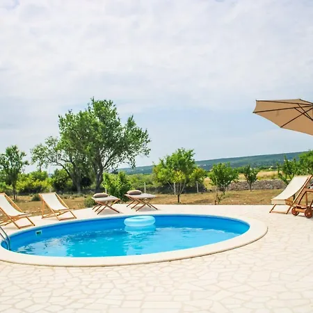 Villa Stone Pearl With Heated Swimming Pool