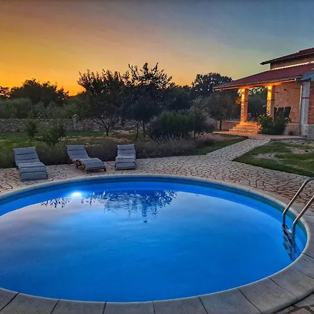 Stone Pearl With Heated Swimming Pool Villa *