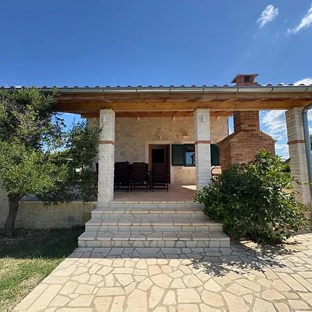 Villa Stone Pearl With Heated Swimming Pool