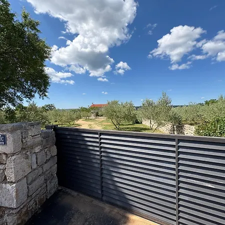 Stone Pearl With Heated Swimming Pool * Sveti Filip i Jakov
