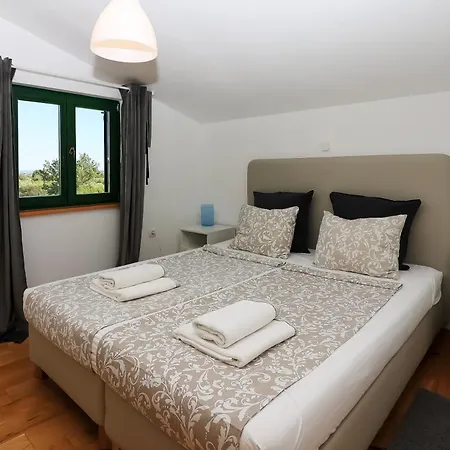 Stone Pearl With Heated Swimming Pool *