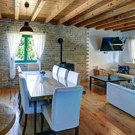 Villa Stone Pearl With Heated Swimming Pool Sveti Filip i Jakov