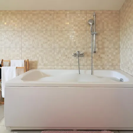 Stone Pearl With Heated Swimming Pool *