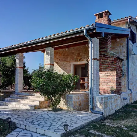 Stone Pearl With Heated Swimming Pool *