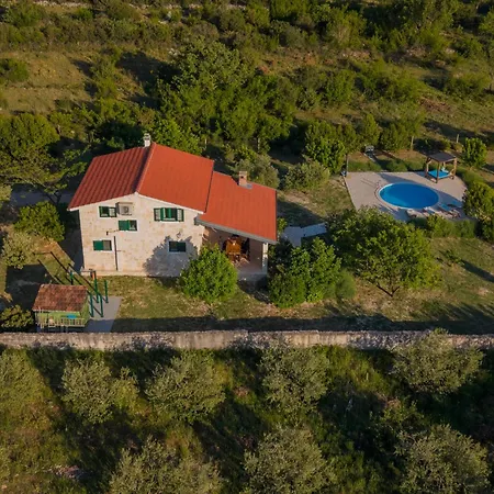 Stone Pearl With Heated Swimming Pool *