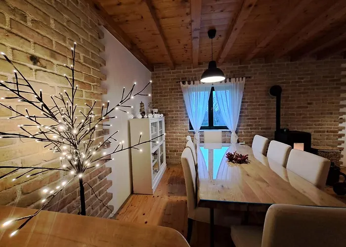 Stone Pearl With Heated Swimming Pool 빌라