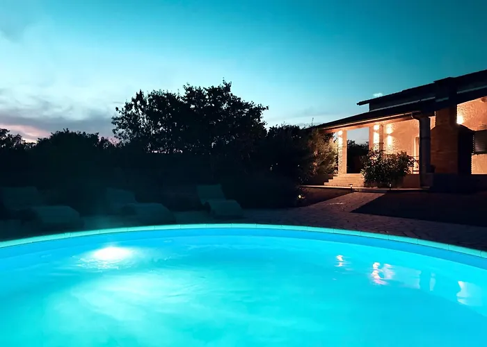 빌라 Stone Pearl With Heated Swimming Pool *