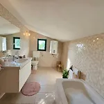 ヴィラ Stone Pearl With Heated Swimming Pool *