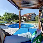 Stone Pearl With Heated Swimming Pool ヴィラ スベティ・フィリップ・イ・ヤコブ
