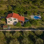 Stone Pearl With Heated Swimming Pool *