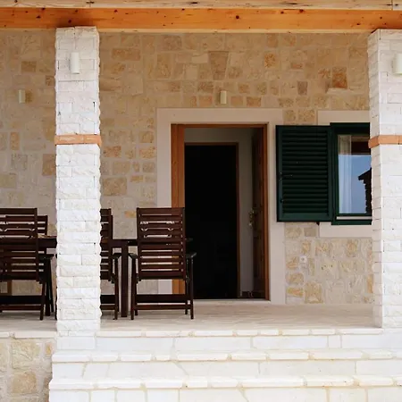 Stone Pearl With Heated Swimming Pool Vila *