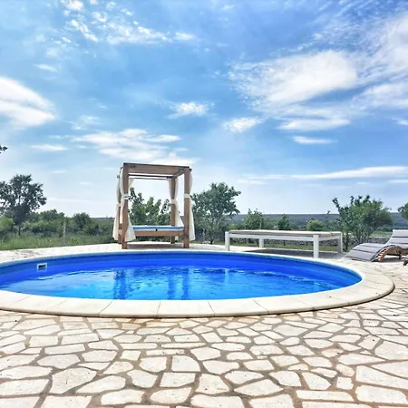 Stone Pearl With Heated Swimming Pool