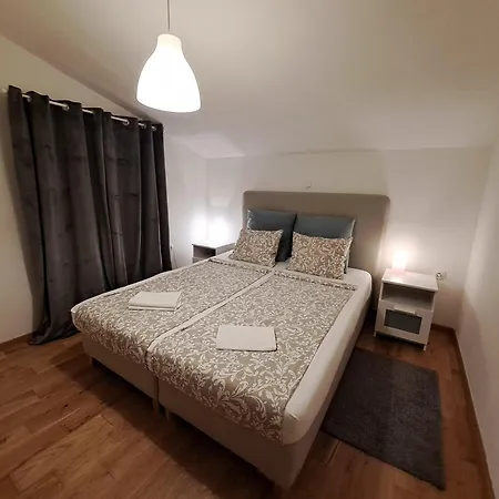 Stone Pearl With Heated Swimming Pool Vila