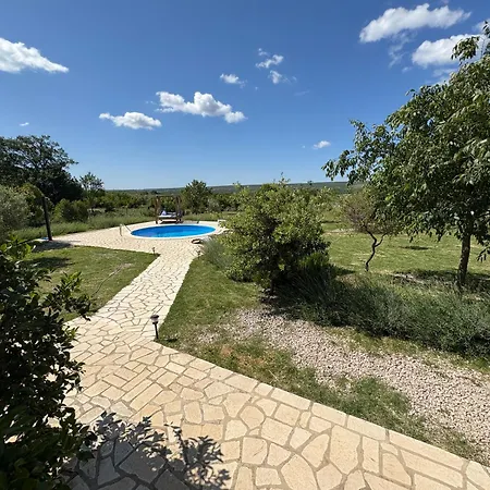 Villa Stone Pearl With Heated Swimming Pool