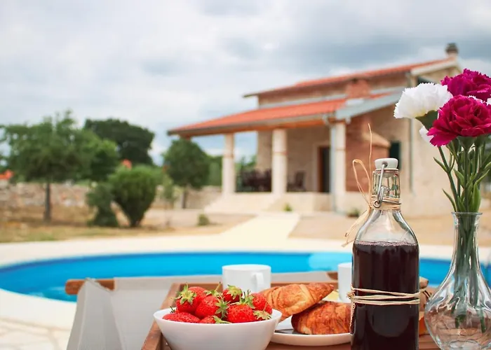 Stone Pearl With Heated Swimming Pool