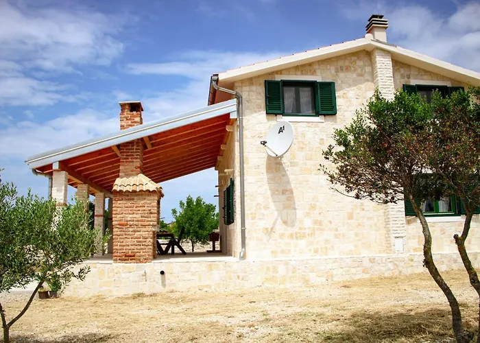 Vila Stone Pearl With Heated Swimming Pool Sveti Filip i Jakov