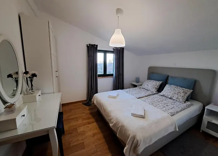 Stone Pearl With Heated Swimming Pool Vila