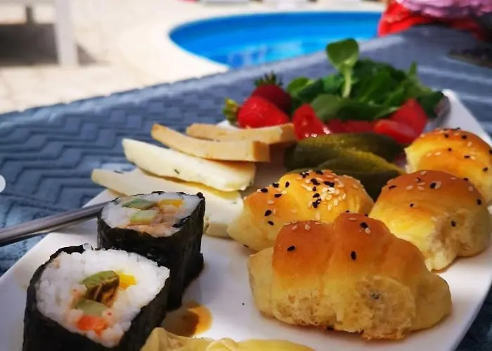 빌라 Stone Pearl With Heated Swimming Pool 스베티필립아이자코브