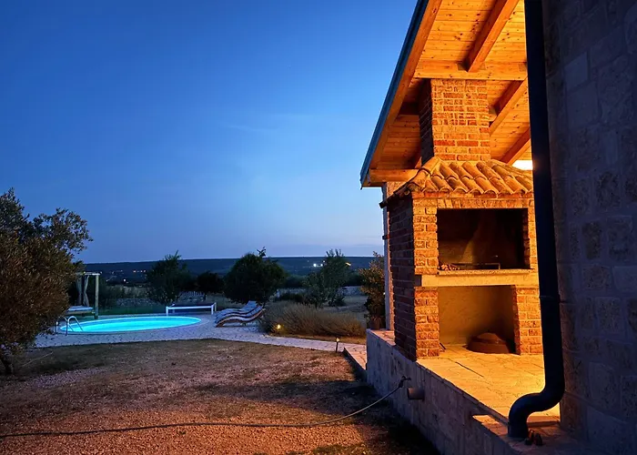 Stone Pearl With Heated Swimming Pool Sveti Filip i Jakov